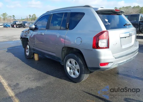 2015 Jeep Compass Latitude z USA, uszkodzony, nr VIN 1C4NJCEA3FD246919